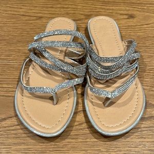 NWOT G.C. Shoes Rhinestone Multiple Strap Thong Sandals